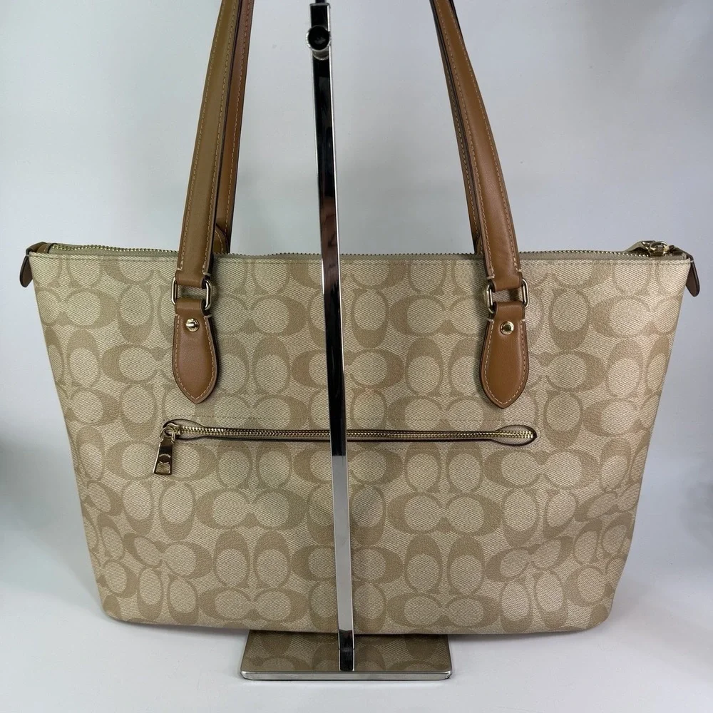 AUTHENTIC Coach Gallery Tote Signature Lt Khaki Chalk Saddle Top Zip Shoulder